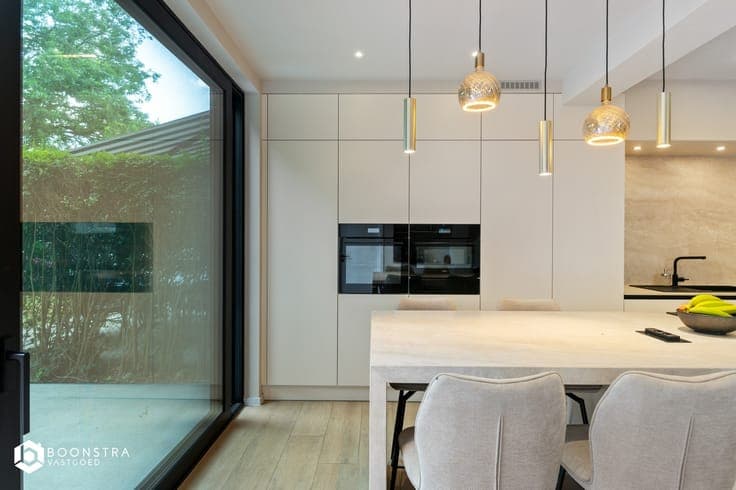 Instapklare woning met 4 slpkrs in hartje Edegem