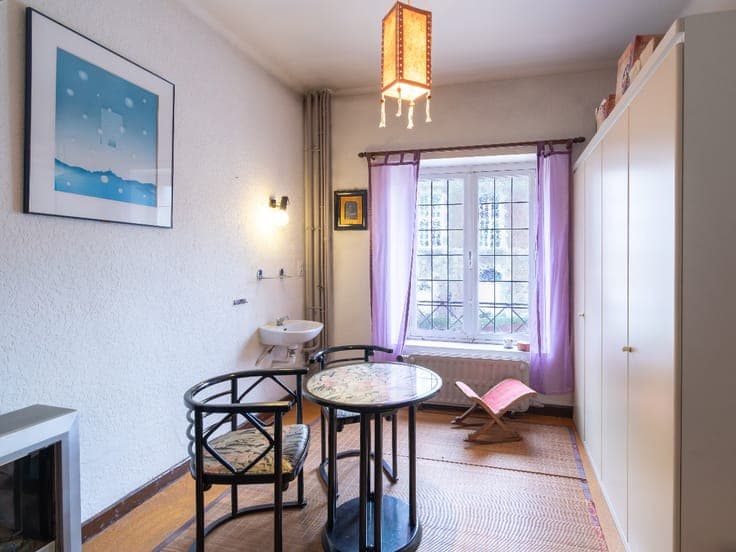 House with Conversion Potential in Saint-Hubert