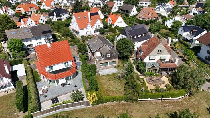 Villa to renovate in an exclusive location with a plot of ap