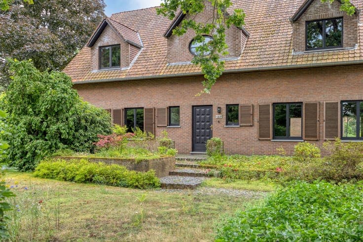 Character villa with five bedrooms in Bolderberg