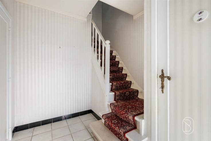 Quietly located 3-bedroom house with a large yard