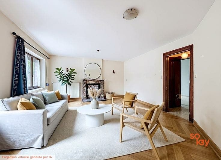 Spacious 3-bedroom house in need of renovation!