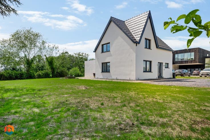 Recent gerenoveerde woning met 3 slpkrs en tuin