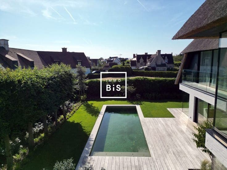 High-end new-build villa with swimming pool, large basement