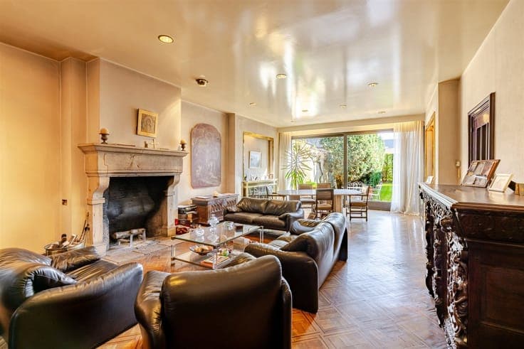 Characterful townhouse with authentic