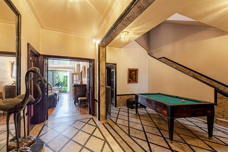 Characterful townhouse with authentic