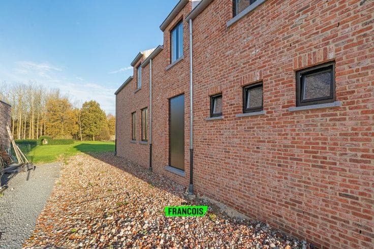 Casco pastor-style home in a quiet location in Letterhoutem
