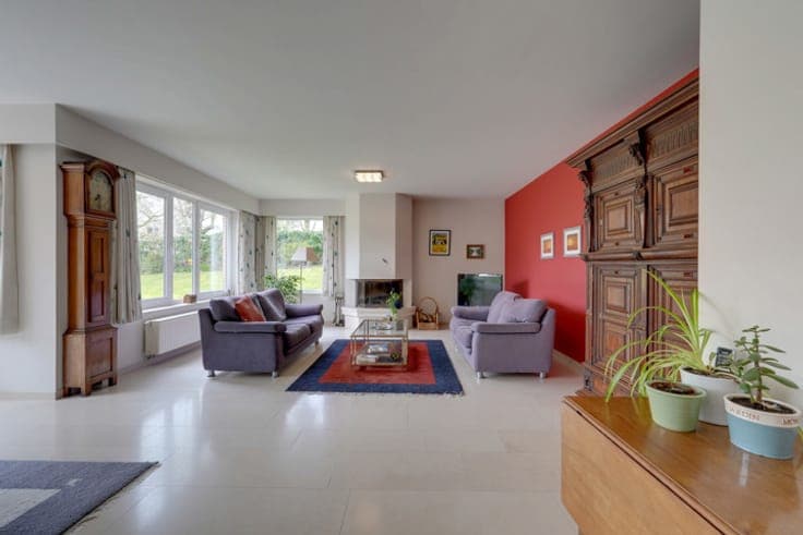 Spacious villa with professional practice in La Coquinie !