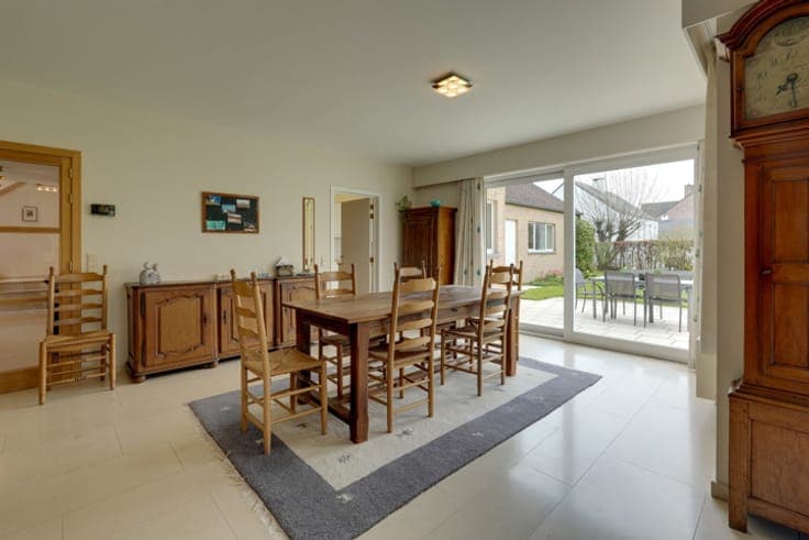 Spacious villa with professional practice in La Coquinie !
