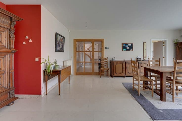 Spacious villa with professional practice in La Coquinie !
