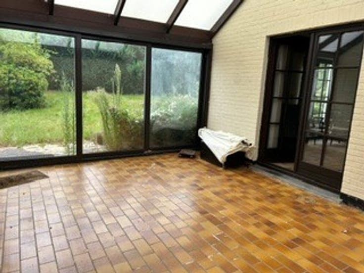 Spacious 4-bedroom bungalow with great potential