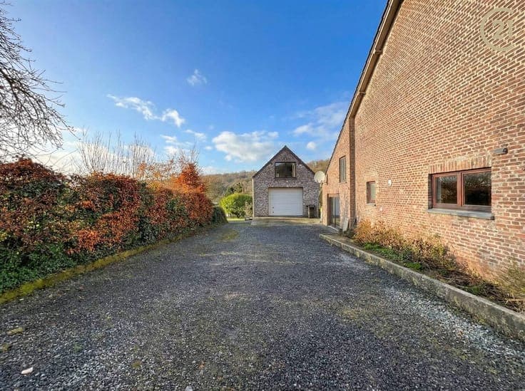 Maison unifamiliale avec garage et possibilité de profession