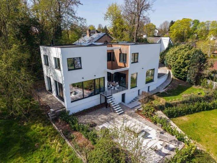 Genval : Villa contemporaine rénovée 4CH/3SDB/PEB A