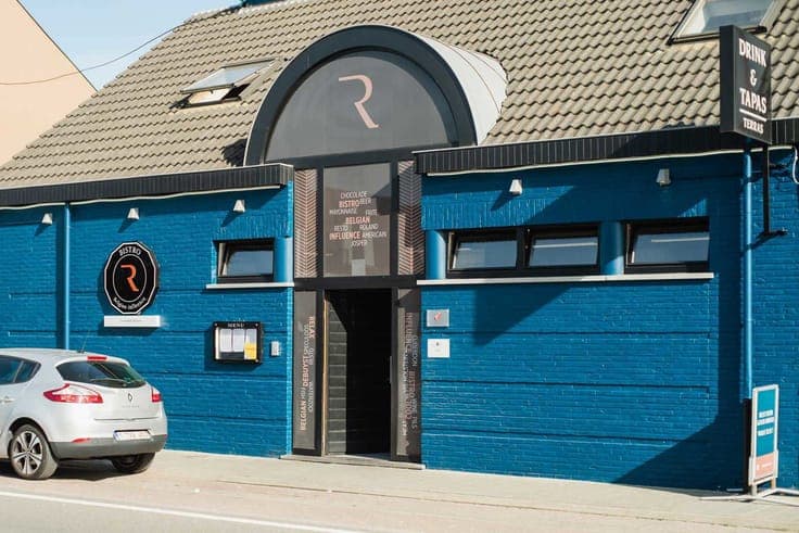 Mixed-use building ±614 m² – Restaurant+duplex or two flats