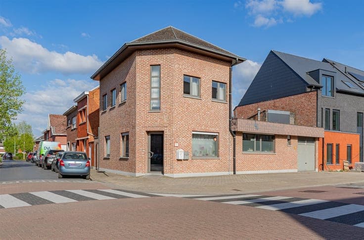 Spacious 3-Bedroom House in Center Willebroe