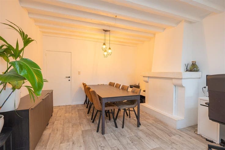 Spacious family home with garden on near downtown Zottegem!