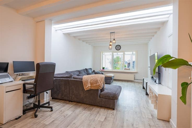 Spacious family home with garden on near downtown Zottegem!