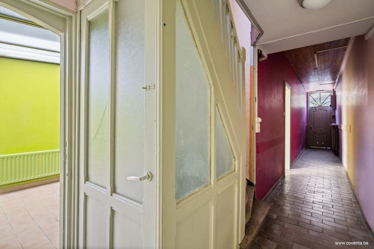 Te koop – Op te frissen woning met tuin, veranda en 3 sla...