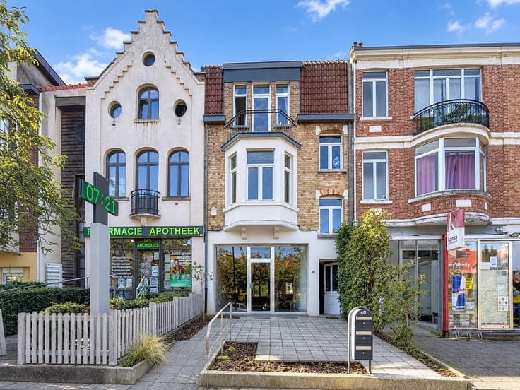 WATERMAEL-BOITSFORT – Commercial premises & residential prop