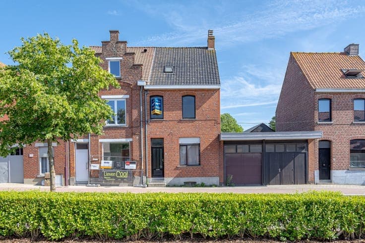 Bright house with 4 bedrooms in the center of Moorslede