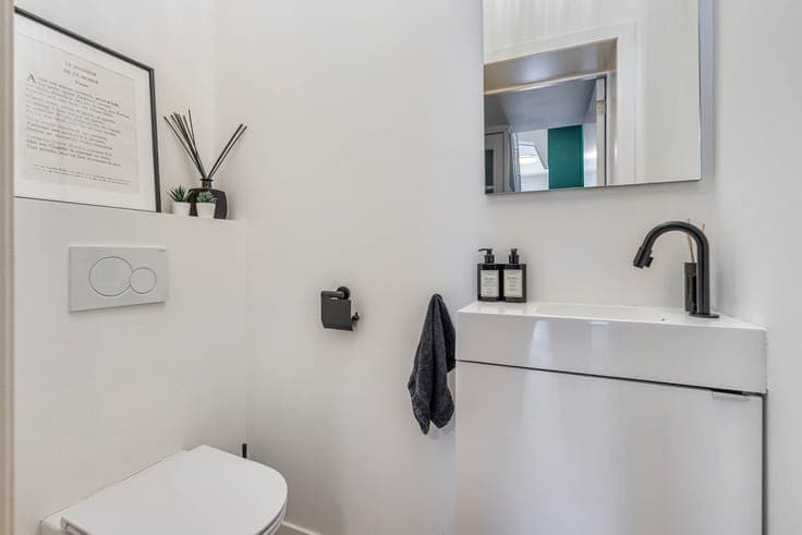 Recent en volledig gerenoveerde woning met 3 slaapkamers ...