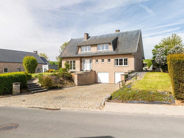 Stunning 5-bedroom villa with spacious grounds in Orp