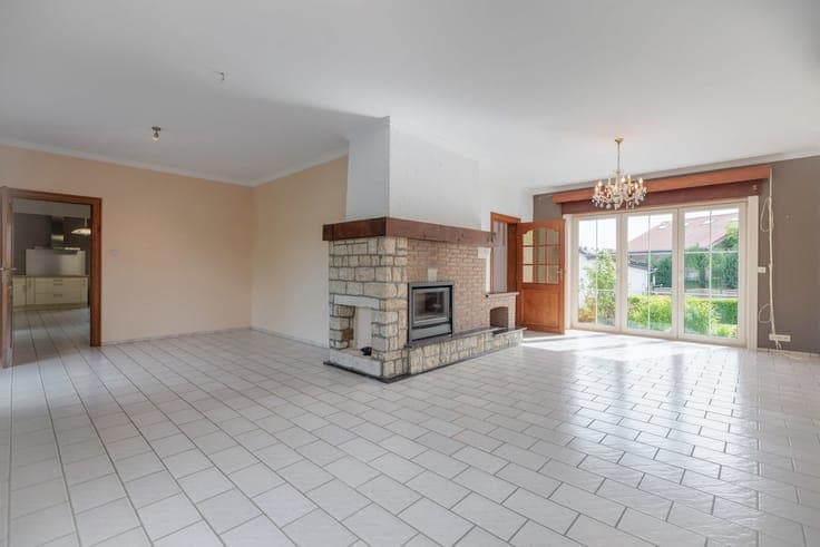Stunning 5-bedroom villa with spacious grounds in Orp
