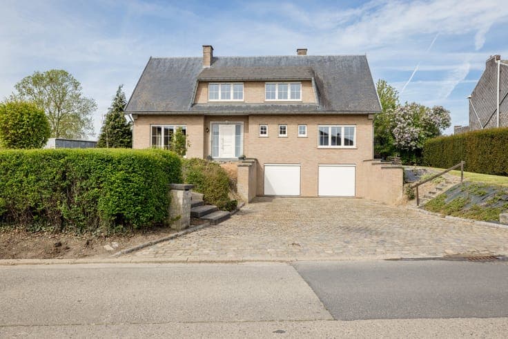 Stunning 5-bedroom villa with spacious grounds in Orp