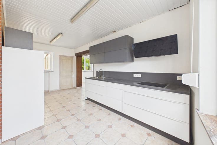 Charming farmhouse-style house - 3 bedrooms with garden