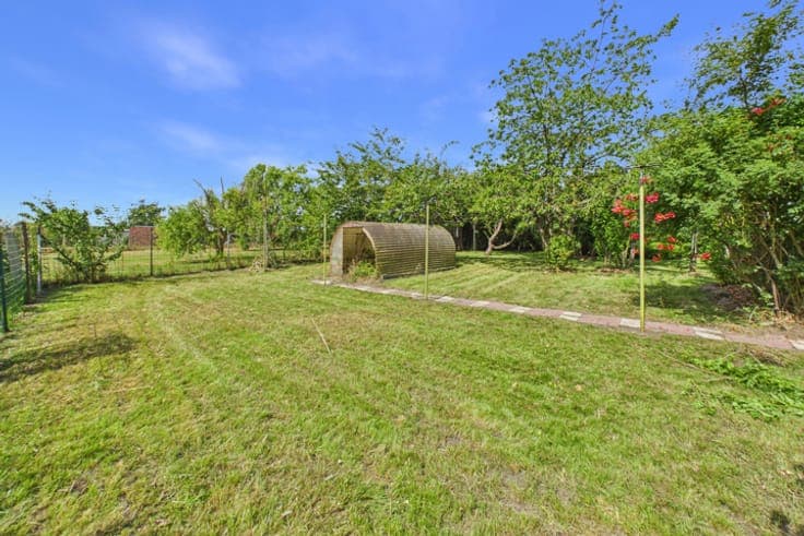 Charming farmhouse-style house - 3 bedrooms with garden