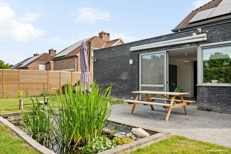 Ruime halfopen woning met 5slpk in een rustige wijk te Re...