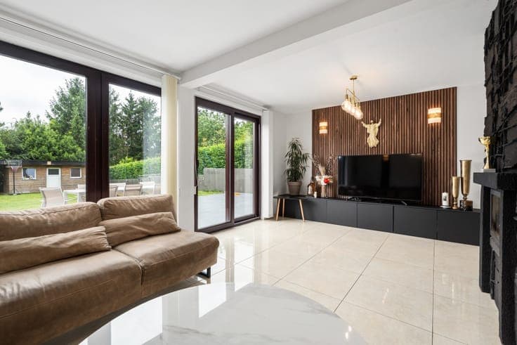 Semi-detached home with large garden in Sint-Stevens-Woluwe