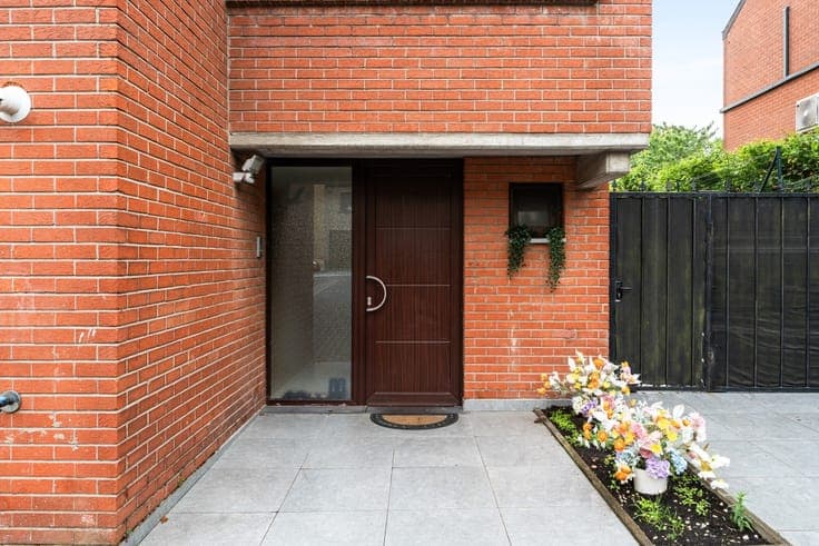 Semi-detached home with large garden in Sint-Stevens-Woluwe