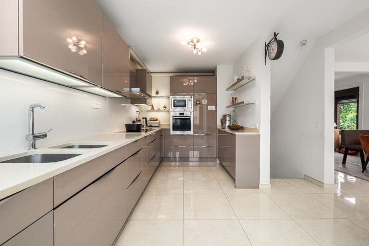 Semi-detached home with large garden in Sint-Stevens-Woluwe