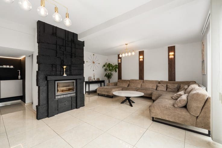 Semi-detached home with large garden in Sint-Stevens-Woluwe
