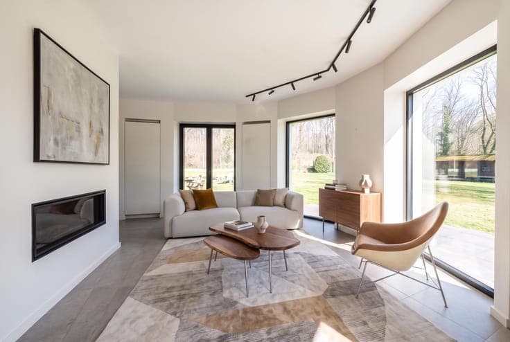 LASNE – Beautiful VILLA (5BR/4BA) fully renovated in 2021.