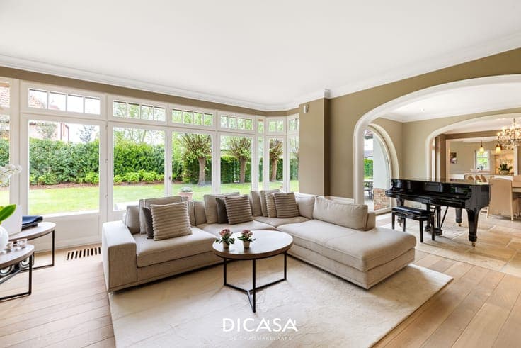 Exclusieve villa met tijdloze architectuur en een hoogwaa...