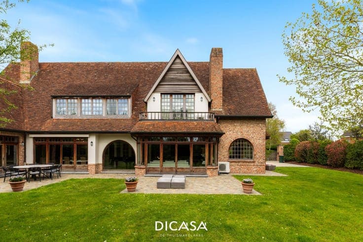 Exclusieve villa met tijdloze architectuur en een hoogwaa...