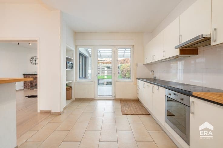 Spacious house in the heart of Wemmel
