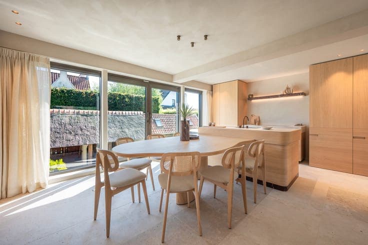 Move-in ready gem: elegant living in total comfort