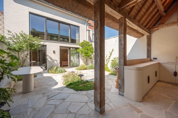 Move-in ready gem: elegant living in total comfort