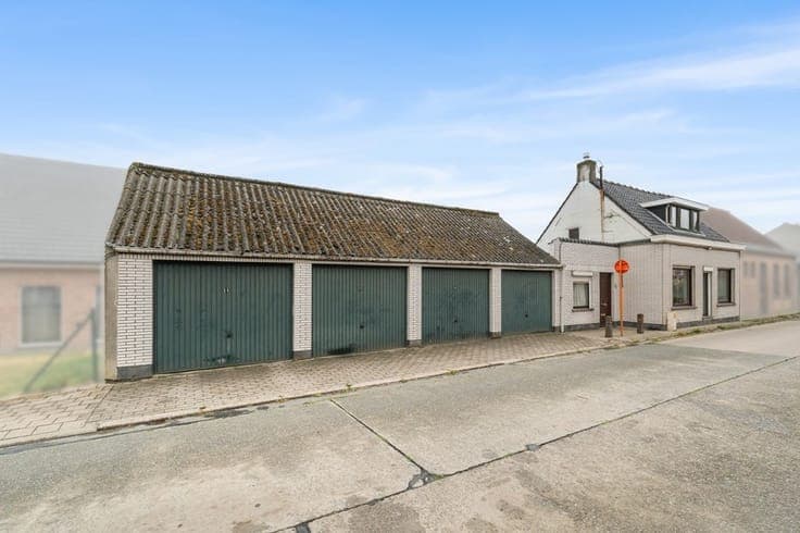 Riant gelegen HOB met tuin en 4 garages