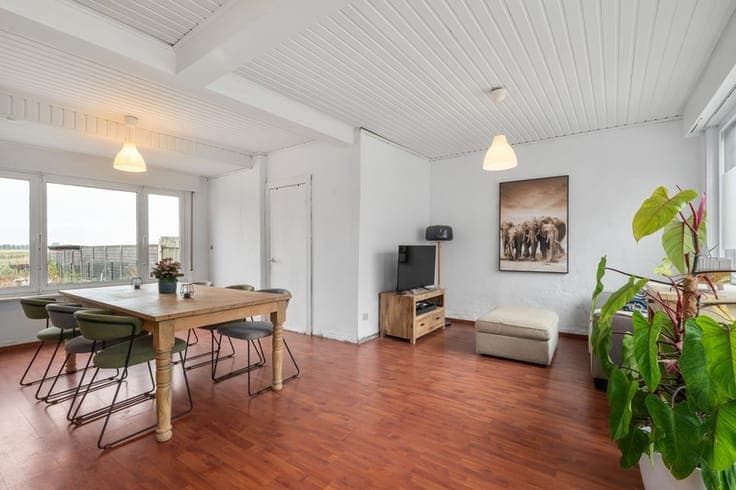 Riant gelegen HOB met tuin en 4 garages