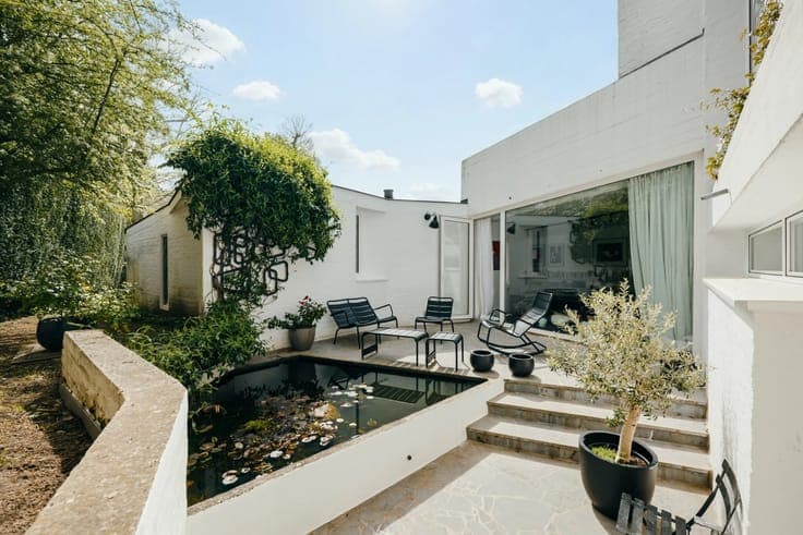 Modernist architect-designed house
