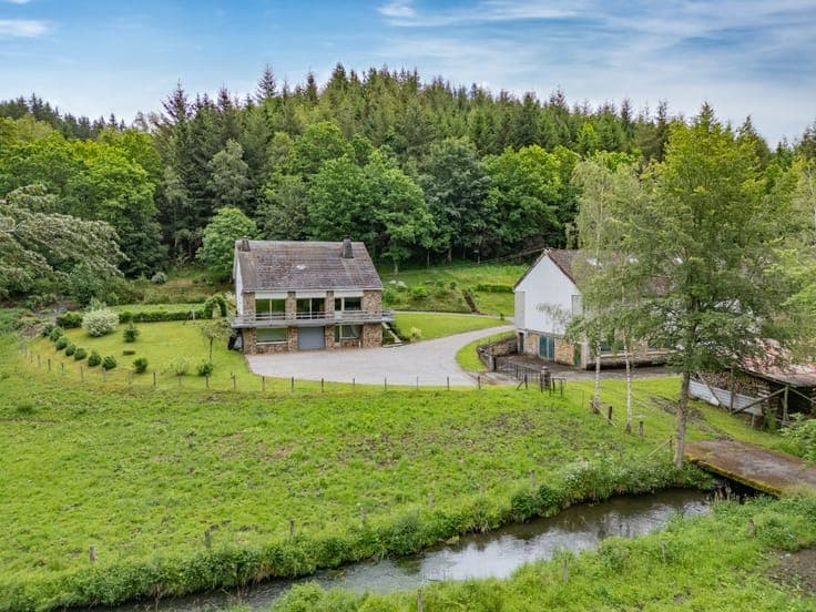 Former mill estate on 8.7 hectares in Vellereux