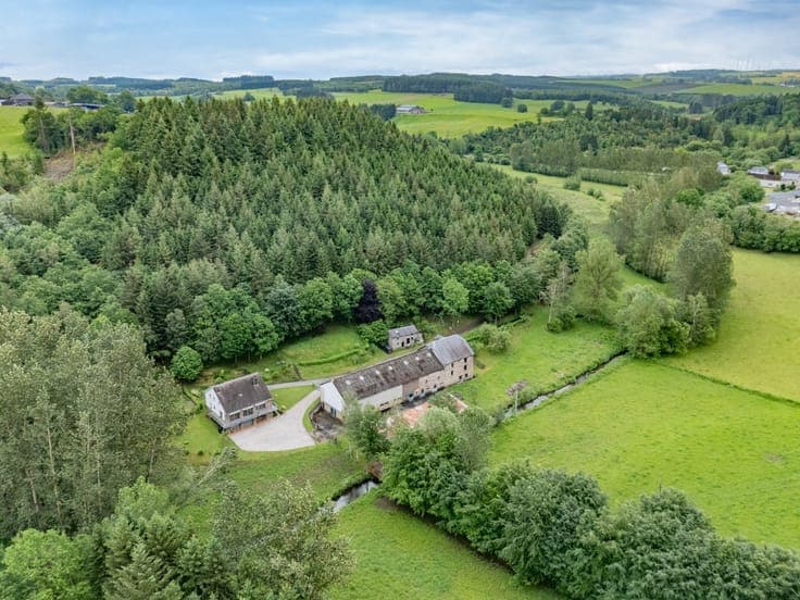 Former mill estate on 8.7 hectares in Vellereux