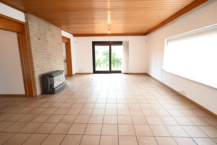 DEGELIJKE villa mét GARAGE op 589m², in MOOIE RESIDENTIEL...