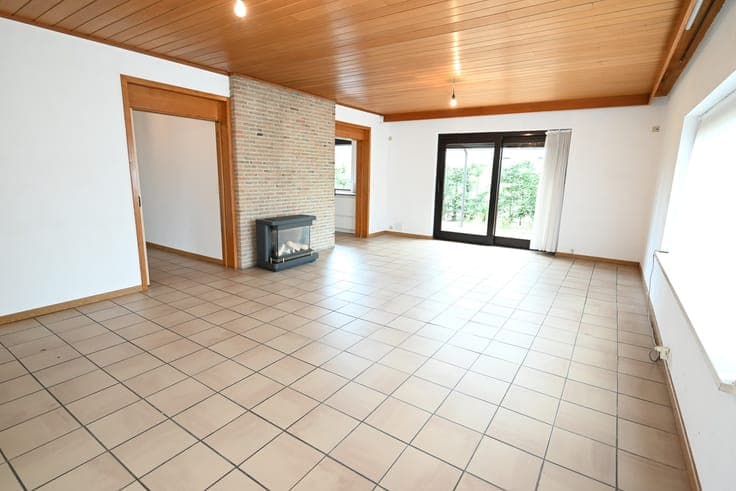 DEGELIJKE villa mét GARAGE op 589m², in MOOIE RESIDENTIEL...