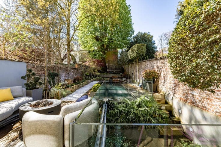 Stunning House of Master with pool