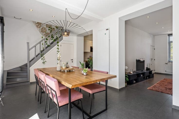Instapklare woning met 4 slpkrs met gezellig terras en tuin